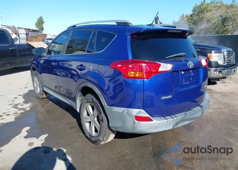 2015 Toyota Rav4 Xle z USA, uszkodzony, nr VIN 2T3WFREV0FW193420